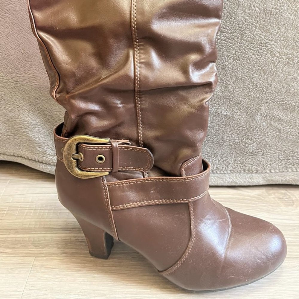 Brown boots fake leather